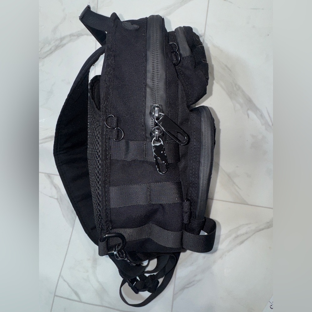 Vaultek Black Tactical Sling Bag for LifePod 2.0 MOLLE Used - Picture 3 of 7